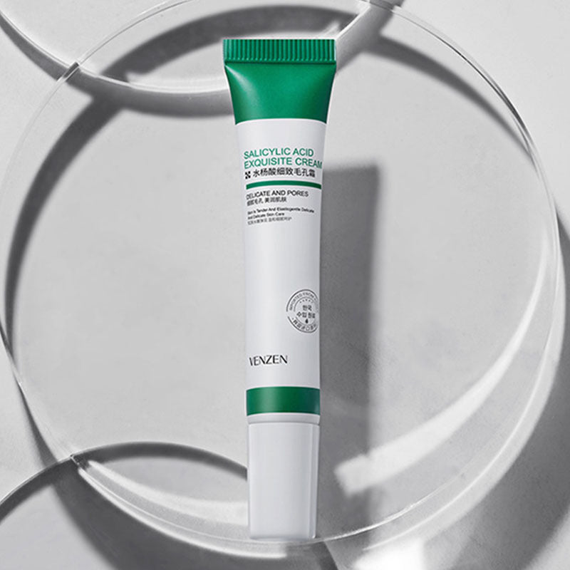 Nahaufnahme der Salicylic Acid Exquisite Cream Tube: Produktabbildung der Tube mit grünem Deckel und weißer Beschriftung.